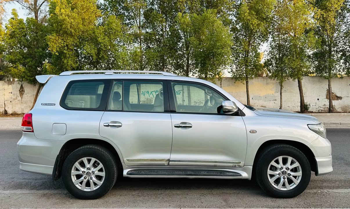 السلام عليكم
تويوتا لاندكروز 2011  VXR
صبغ دعاميه اماميه فقط
محرك  5700  مكفول
دشبول ليزري فول مواصفات سونار بالمنشور السياره باسمي تحويل مباشر  بيع او مراوس حسب القناعه
السعر  ( 290 ) وبيها مجال جدا بسيط مكانها بغداد العامريه شارع المنظمه
ماشيه 178 حقيقي 
 ***********
*********** بغداد, العراق
