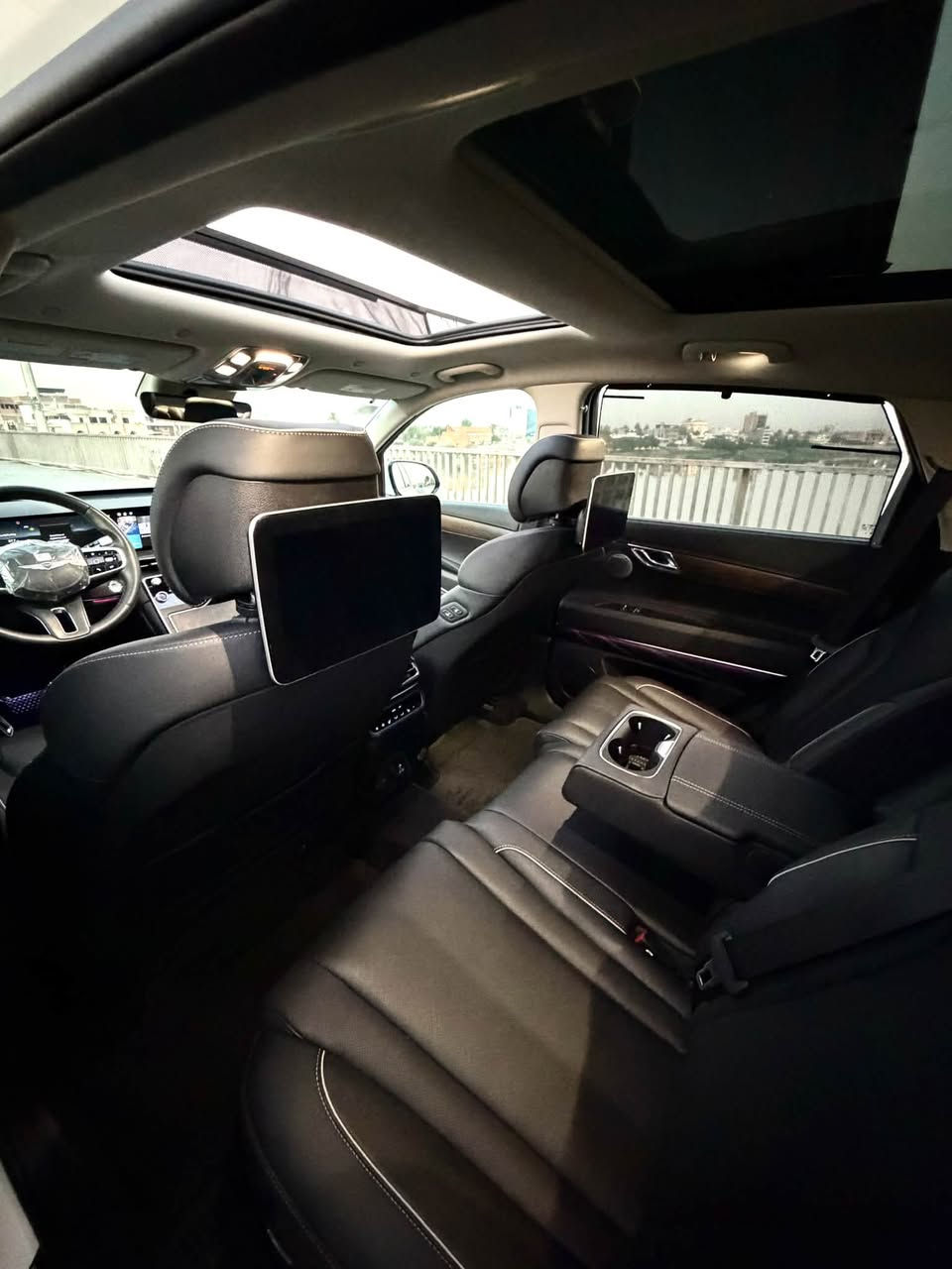 2025 GENESIS GV80, 2.5T PRESTIGE AWD
الشكل الجديد حادثه موضح بالصورة فقط حافة البنيد وبكلايتات خلفية فاتحيهن شركة التأمين
وتم تعديل البنيد نفسه البلادي وصبغ الجزء اليسار حافة البنيد واربع اصابع من حافة الجاملغ وكلشي واضح بالصور المنشورة وشرط بنيد براغي ممفتوحة
وتم تبديل دعامية امامية نفس اللون بدون صبغ
ومازدات نشدت امريكية اصليات وواضحة بالصور 
وتم ارجاع ايرباك الستيرن كبسولة جديدة ورجع شغال 100% وهم موجود فديو توضيحي اثناء التبديل

ماشية 7000 فقط 

فول مواصفات برستيج :
بنوراما
تتقدم للامام وترجع للخلف عن طريق البصمة
4 كامرات 360 درجة
كشنات مساج 
تدفئة وتبريد بالكشنات
خزن ميموري
شاشات تجاوي خلفية تم اضافتهن 
داتا شو بالدشبول
وعينة تنبيه السائق
رادارات 360 درجة
مري كهرباء شفط
انارة داخلية متغيرة
بردات خلفية
صندوق كهرباء
سايد بريك كهرباء
توقف ذاتي
محرك اربعة سلندر 2500 تيربو
ومعروفة بقية مواصفات البرستيج 
السيارة حرة تحويل ثاني يوم اب اسمك 
ورقم بغداد مميز 
اعتذر عن ذكر السعر لان تعرفون شباب هواي ميعرفون قيمة هاي السيارة ويسقطون بالتعليقات تواصل وياية ومراح اقصر وياك
للاستفسار واتس اب ***********
اتصال ***********
