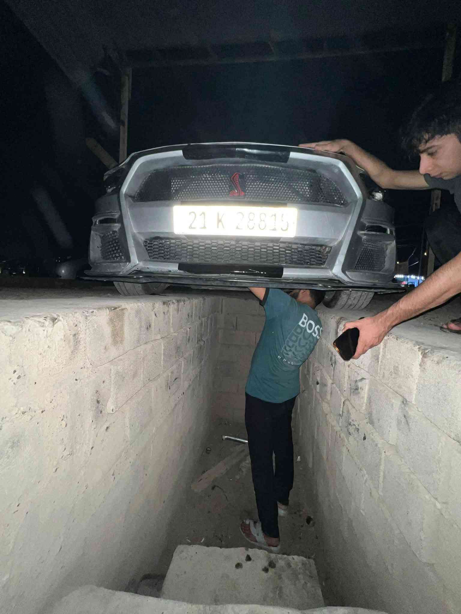 AVO
🔧 خدمات صيانة وفحص وبرمجة السيارات 🚗⚡

نوفر لكم مجموعة متكاملة من خدمات كهرباء السيارات، الفحص الإلكتروني، البرمجة والصيانة باستخدام أحدث الأجهزة والخبرة العملية، وتشمل:

🔹 صيانة كهرباء السيارات وتشخيص الأعطال الإلكترونية.
🔹 فحص وبرمجة السيارات بأحدث أجهزة OBD.
🔹 تنظيف وصيانة الثروتل بدي (Throttle Body).
🔹 تنظيف وصيانة صمام EGR.
🔹 صيانة وإصلاح أسلاك وضفائر السيارات ومعالجة التقطيع والالتماسات والأعطال الكهربائية.
🔹 إطفاء صوت تنبيه حزام الأمان حسب إمكانية السيارة.
🔹 تفعيل خاصية نزول وصعود زجاج جميع الأبواب بواسطة الريموت لسيارات Toyota حسب الموديل والتجهيز.
🔹 برمجة وتفعيل بعض الخصائص المخفية حسب نوع السيارة وإمكانياتها.

💻 كما نوفر اشتراك برنامج ALLDATA للسيارات الوارد الأمريكي 🇺🇸

ويشمل البرنامج:
✅ المخططات الكهربائية Wiring Diagrams
✅ مواقع الحساسات والكمبيوترات
✅ إجراءات الفحص والإصلاح
✅ مواصفات العزم والصيانة
✅ معلومات وأنظمة السيارات الوارد الأمريكي

📸 الصور والفيديوهات المرفقة من أعمالنا الفعلية، ونحرص على تشخيص العطل بدقة قبل تبديل القطع.

━━━━━━━━━━━━━━

📩 للاستفسار والحجز:
📞 ***********

📍 الموقع: قضاء العلم – الشارع العام
📌 مقابل مكتب صباح الشيال للسجائر
