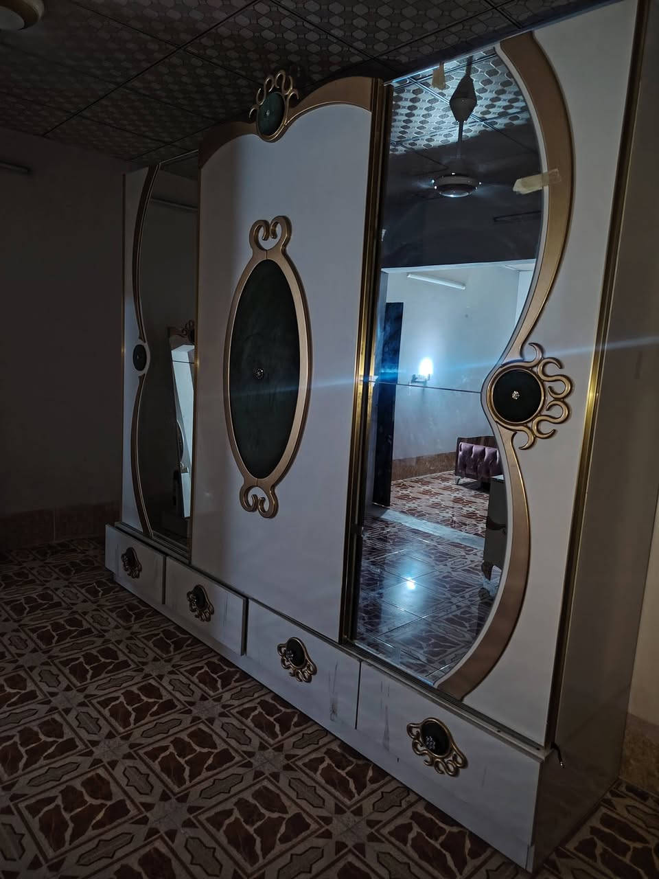 غرفت نوم ٩قطع زانكو ٩٩) *********** (***********) ***********
