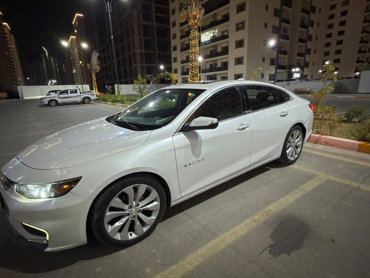 السلام عليكم ..
-ماليبو وارد امريكي موديل 2018 جاملغ خلفي وجنطه بدون ايرباك 
- مكينة تيربو 2000 
- كير 9 نمر 
- لون ابيض صدفي 
- سلايد روف قطعتين 
- دواخل كله جلد جوزي ورصاصي 
- تدفئة تبريد بلادي شركة ( مناخي ) منفصل
- مقاعد تدفئة تبريد 
- تبريد امامي خلفي 
- بجم كبس مملعوب بي  
- لايتات امامية زنون 
- تخم تاير + ويل كب حجم ١٩ 
- تحكم ستيرن بلوتوث حاكية مثبت سرعة وتحكم صوت 
- ٧ سماعات Boss  تحكم بالصوت ، 
مضخمات ٢ اقوة نظام صوت بالماليبو فوول  
- صدر خلفي امامي جديد 
- باتري ٨٠امبير جديد 
- فيت بم جديد 
- دبل صالنصة 
- شرط المكينة والكير بلادي ممفتوح بيها ولا برغي . 
- تشغيل عن بعد 
- مري قلاب للاسفل عند الرجوع
- شاشة كبيرة - كار بلي - يدعم برامج الملاحة والخرائط
- ٥  بصمات ابواب + جنطة 
- كامرة 
- مثبت سرعة 
- ٤ منفذ شحن USB خلفي وامامي 
- ABS مانع انزلاق 
- نظام EBD لقوة الفرامل الامامية والخلفية 
- تخم بردات تركي
السعر ١١٥ بيها مجال بسيط
للتواصل***********
