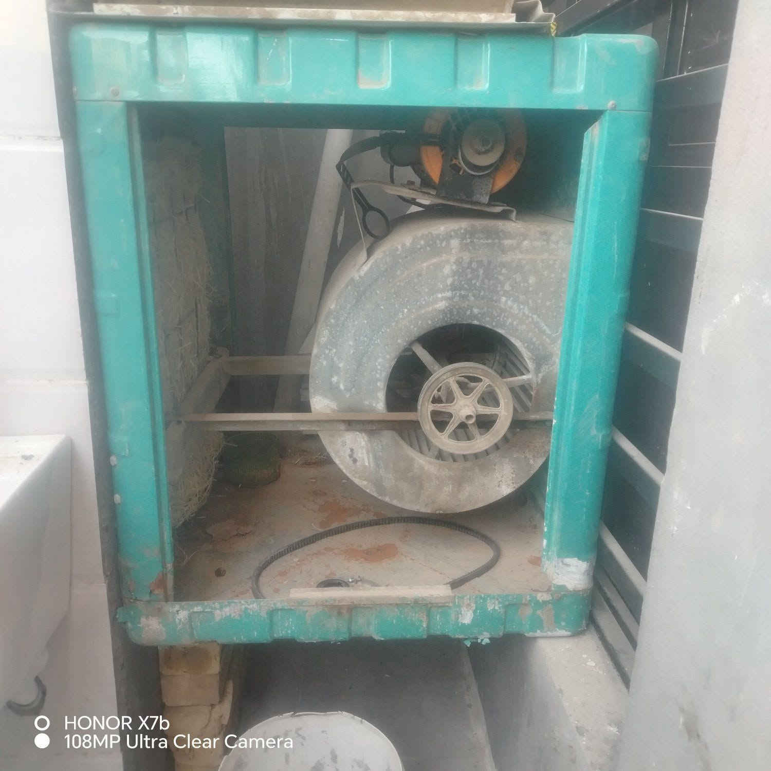 مبردة شغاله نظيفه مااعوزها اي شي
ماطور جديد
غطاس جديد
للبيع
السعر 125 وبيها مجال
المكان الموقع

نص مكتوب في الصور:
- HONOR X7b 108MP Ultra Clear Camera
- HONOR X7b
- 108MP Ultra Clear Camera