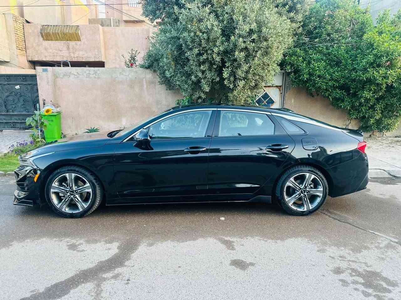 K5 EX
سياره فول 2024 
ضررها موضح بصورة 
ماشية 25.000 ميل 
سعرها    215$
بيها مجال شي قليل 
***********

نص مكتوب في الصور:
- BIDGARS
- BIDCARS