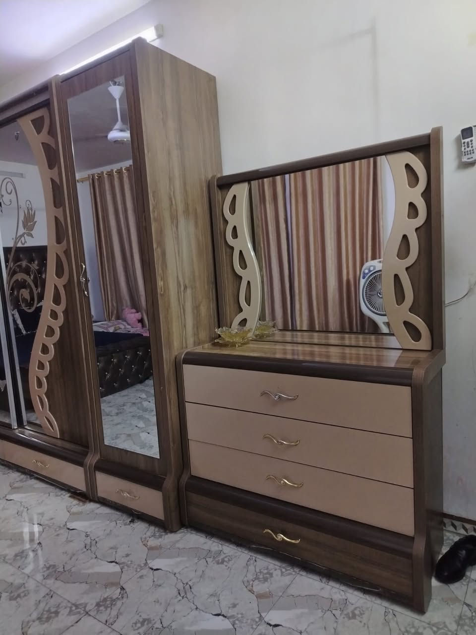 غرفة نوم تركيه 9 قطع سلايت 
المكان بغداد المحموديه 
السعر 600 الف وبيها مجال 
تواصل واتساب فقط *********** (ما اجاوب تعليق)
