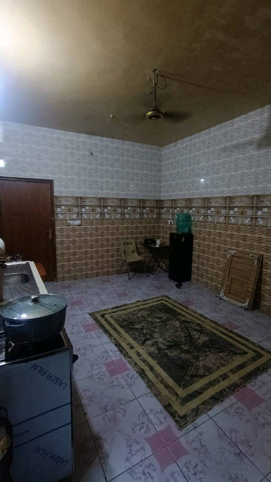 🏠 للبيع بيت في بعقوبة – طرق وجسور

📐 مساحة الأرض: 100 متر
🏢 البناء: طابقين
🛏️ غرف: 2
🚿 حمامات: 2
📜 السند: طابو صرف – سند 25
📍 الموقع: بعقوبه مقابل  طرق وجسور
🛣️ البيت على فرع، وظهر البيت على شارع عام ⭐

✨ البيت موقعه ممتاز ومناسب للسكن، وقريب من الشارع العام.

💰 السعر: 125مليون دينار قابل للتفاوض بسيط

📞 للجادين والاستفسار: مراسلة خاص
***********