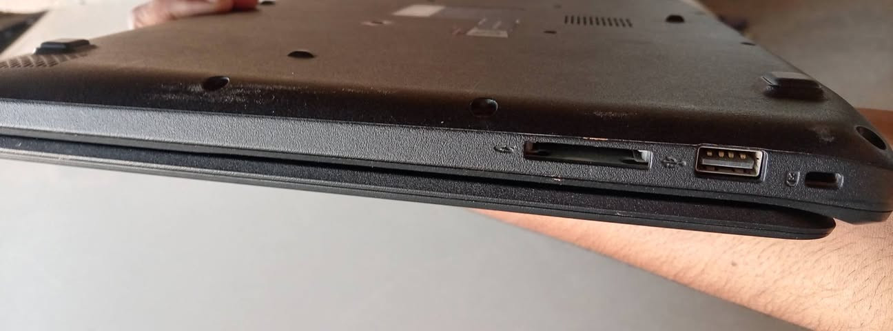 لابتوب acer مستعمل للبيع Windows 10 pro ذاكرة 256 رام 4 كيكا مطلوب 200 ألف وبي مجال للتواصل***********
