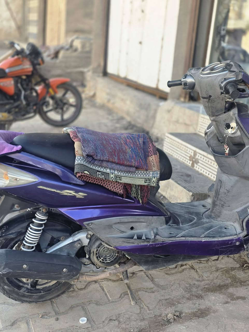 للبيع دراجه سكنس فحل ياباني كله بلادي مكفوله من كلشي برغي مامفتوح بيه برغي كله شغال كهربائيات سلف نكره سعر 700 وبيه مجال مكاني طويريج ***********
