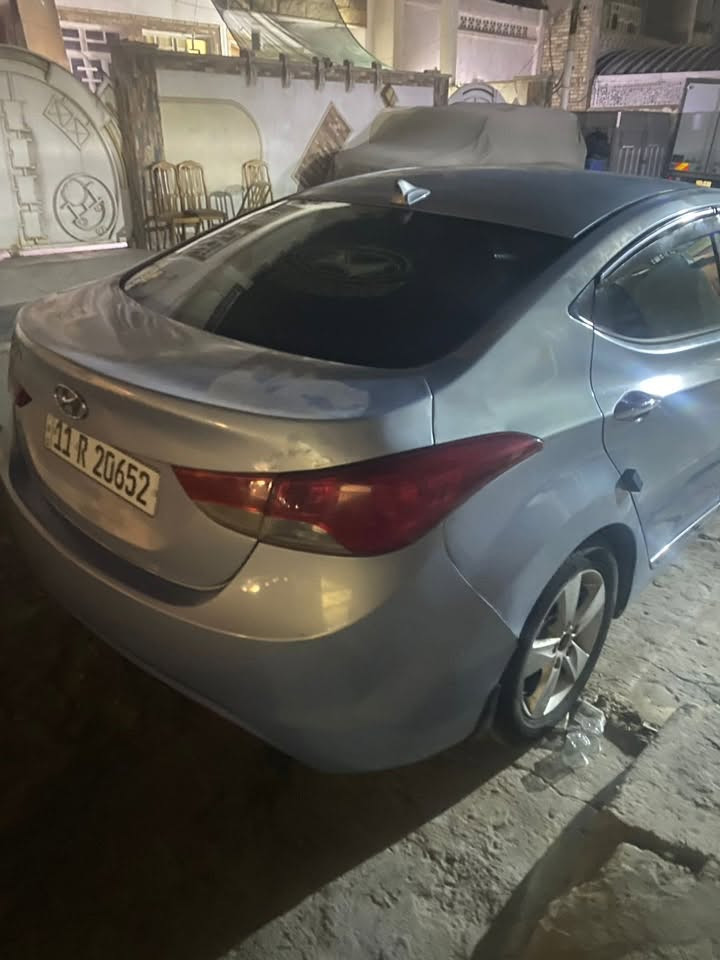 السلام عليكم النترا امريكي 
رقم بغداد 
محرك 2000 دوش كفاله 
كير كفاله 
رقمها بغداد هزه جديده وسنويه ما ساقطه 
السعر ٨٤ وبيها مجال 
***********
