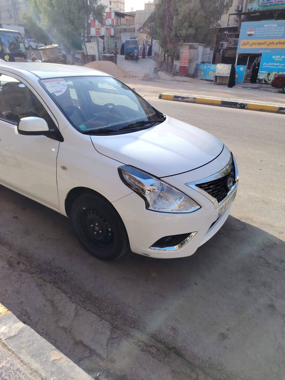 السلام عليكم نيسان صني هندي كفاله عامه ماشي 15 باسم شركه ***********
