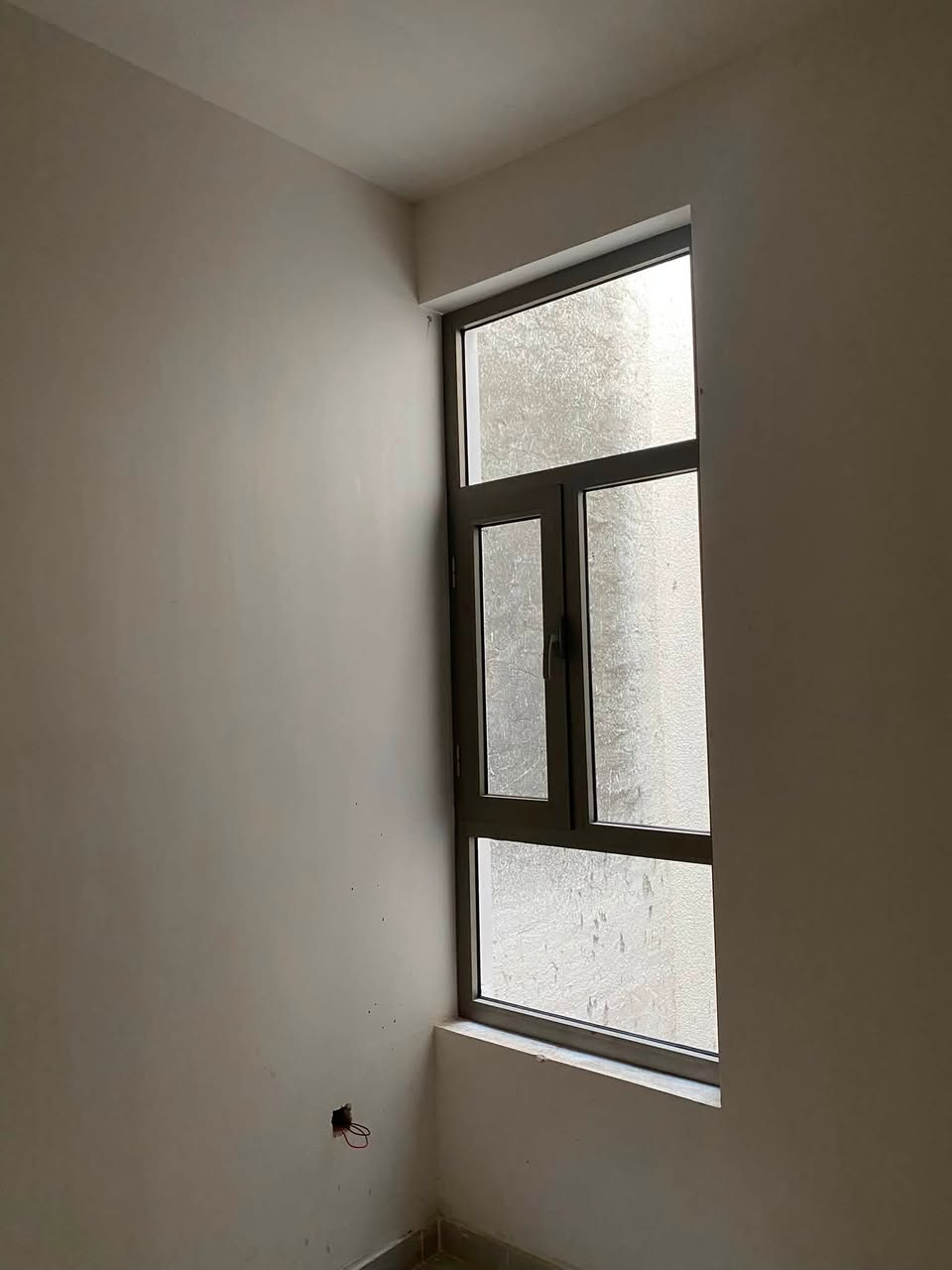السلام عليكم الي محتاج شغل الالمنيوم بسعر مناسب كلشي عندي محجرات باب حمام شباك سلايد ومفصلي وهذه رقمي ***********واتساب موجود بيه 😎😎مكاني صليخ قرب النادي وبيه ضمان ٥سنين
