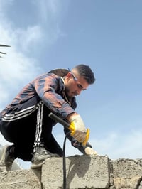 تخطيط📜 تنفيذ🏗️ اشراف👷‍♂️ ضمان🔏 ويانة لا تخاف ولا تفكر، الي عليك شرفنا ...