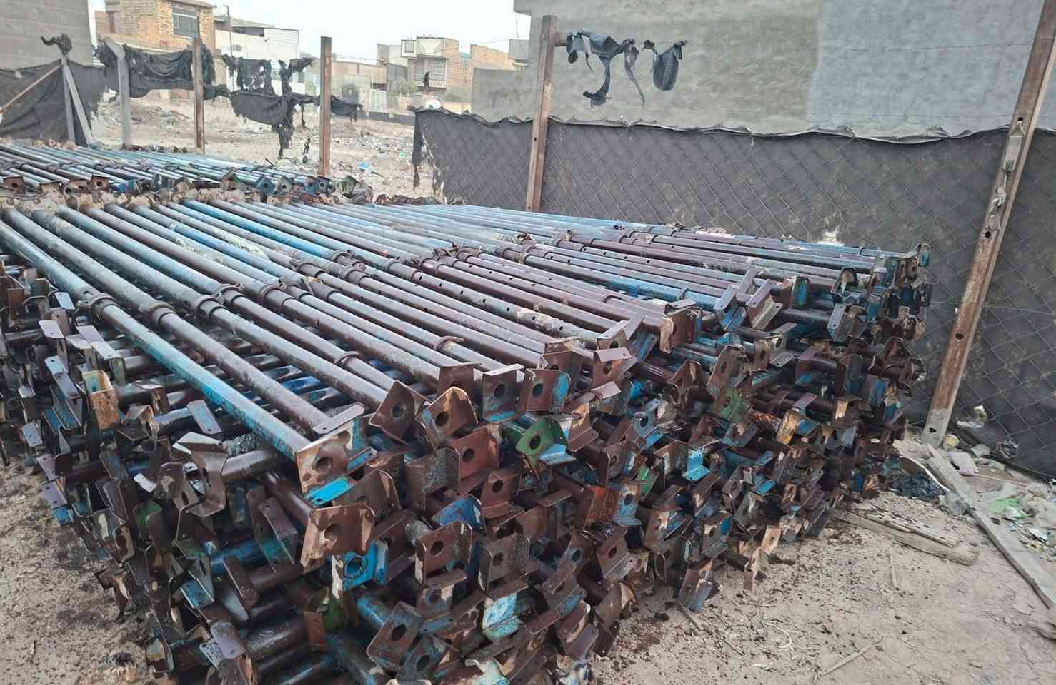 السلام عليكم جكات للبيع حاضن سن خشن الوزن الثقيل النوعية القديمه نظيفات حيل العدد ١٢٠٠ جك بسعر مناسب العنوان بابل المركز رقم الهاتف ***********
