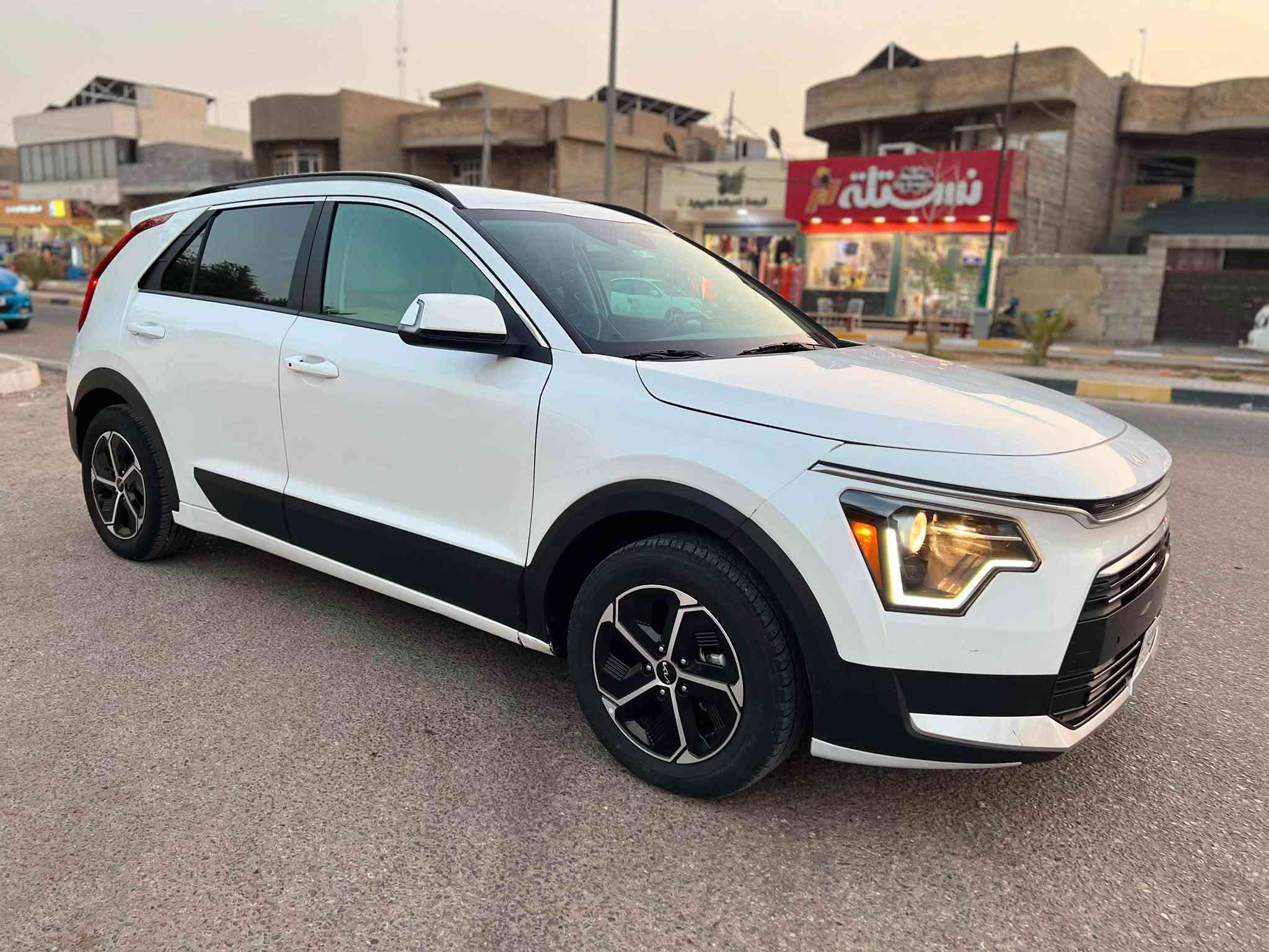 سلام عليكم
كيا نيرو 24 وارد ماشية 45 هايبرد
بدون صبغ رقم بغداد 
مواصفات جلد كرسي كهرباء شاشة متصل تاب
بصمة قطعتين تبريد رادار
صور الضرربالمنشور
مكان ديالى بعقوبة للتواصل
سعر ١٤٥ 
***********
