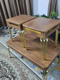 طاولات • توصيل • لون غير مرغوب