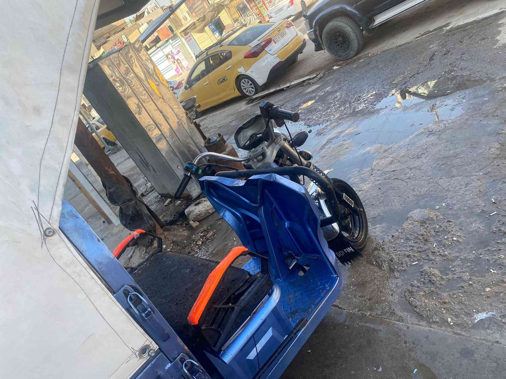 السلام عليكم ستوته للبيع فول ما بيه نقص او عطل كامله بطاريات جدد شاحنه جديده
الستوته كامله مغلقه من جميع الجهات وبيه فتحه وجكات ترهم تفتح بيه على باب الله وترهم مطعم كلشي ترهم مرتبه ومكمله الستوته كهربائيات جدد بالمناسبه الكشتات الي وره السايق موجودات تاخذه تترحملي كلشي ما بيه شغل واطلع 

السعر :مليون 🔒
مكاني بغداد البلديات 
*********** 
الشراي يتصل وقرا التفاصيل
