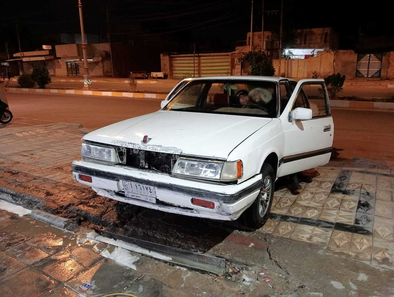 مازدا للبيع موديل 1990 جاهزه
مكينه وكير ونجي جاهزه رقم ذي قار الماني 
عنواني ناصريه السعر اتصل على الرقم ***********
