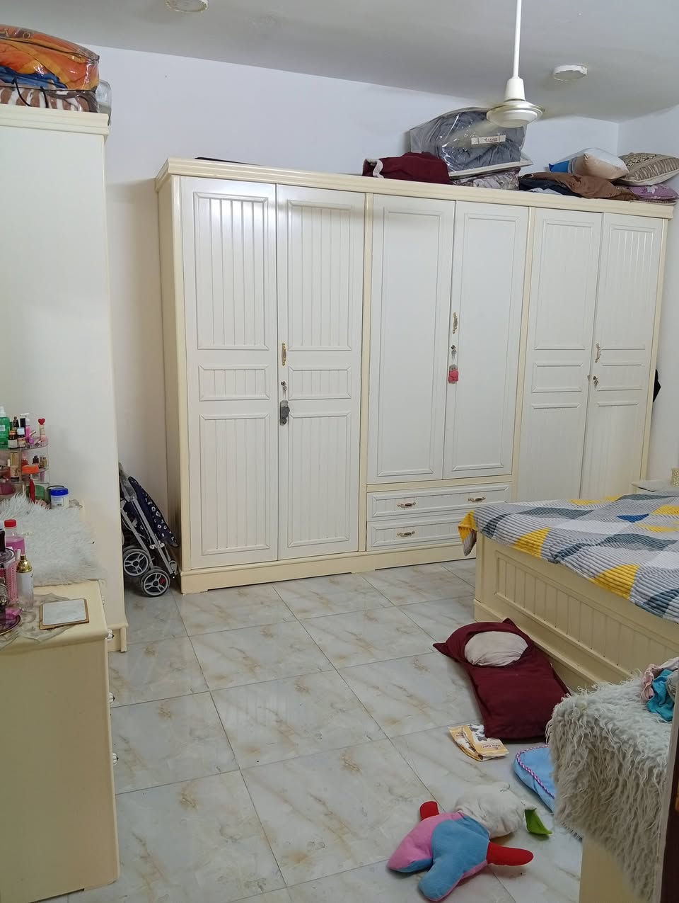 بيت للبيع طابو صرف شرك خلف الاكاديمه حي الشرطه مساحه 100متر سعر ب 70 وبي مجال  
***********
