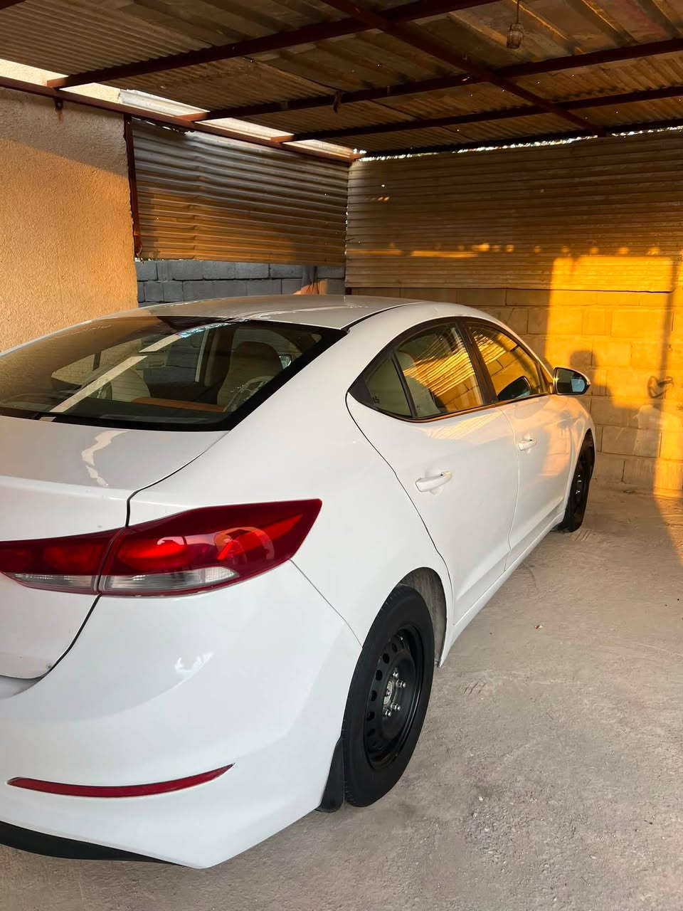 النتره مديل 17 خليجي سياره نضيفه محرك1600 تبريد ثلج حداده جديده سياره بسم ولد صاحبي تايرات جدد محرك ما مفتوح كير ما مفتوح تبريد قطعتين /***********
