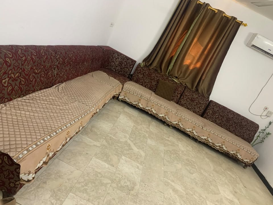 السلام عليكم
اغراض بيت للبيع
غرفة نوم 9 قطع ملكية خشب دبل صبغ حراري ضد الخدش نوع ثقيل  السعر 550

تخم ديوان 10 مقاعد نضيف اسفنج الظهر والمقعد بحالة جيدة السعر 150

ميز بلازما السعر 75
مكاني بغداد - حي الخضراء

السعر بي مجال 

***********
