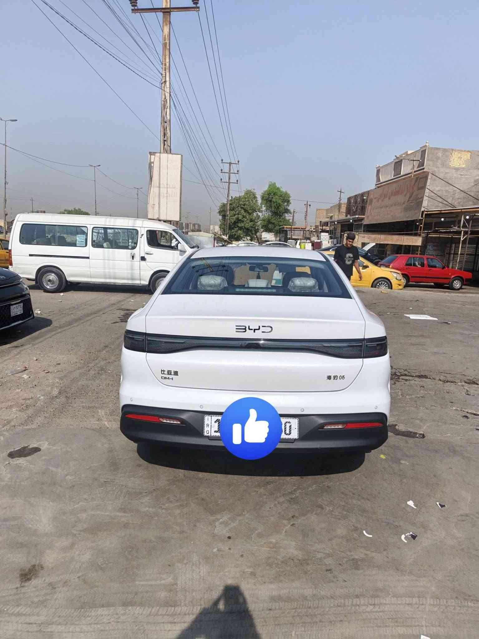 السلام عليكم
BYD  سي ال فايف 2025 
-مكفوله كفاله عامه (عدا الشخطه البلباب الموضحه بالصوره) 
-السياره شرط لا صبغ ولا بارد الشخطه على حطتها 
-ماشيه 12 الف كلي 
-7بانزين \ 5 كهرباء 
-السعر خاص 
رقم الهاتف : ***********
الموقع : بغداد- الزعفرانيه

نص مكتوب في الصور:
- مكان الشخطة