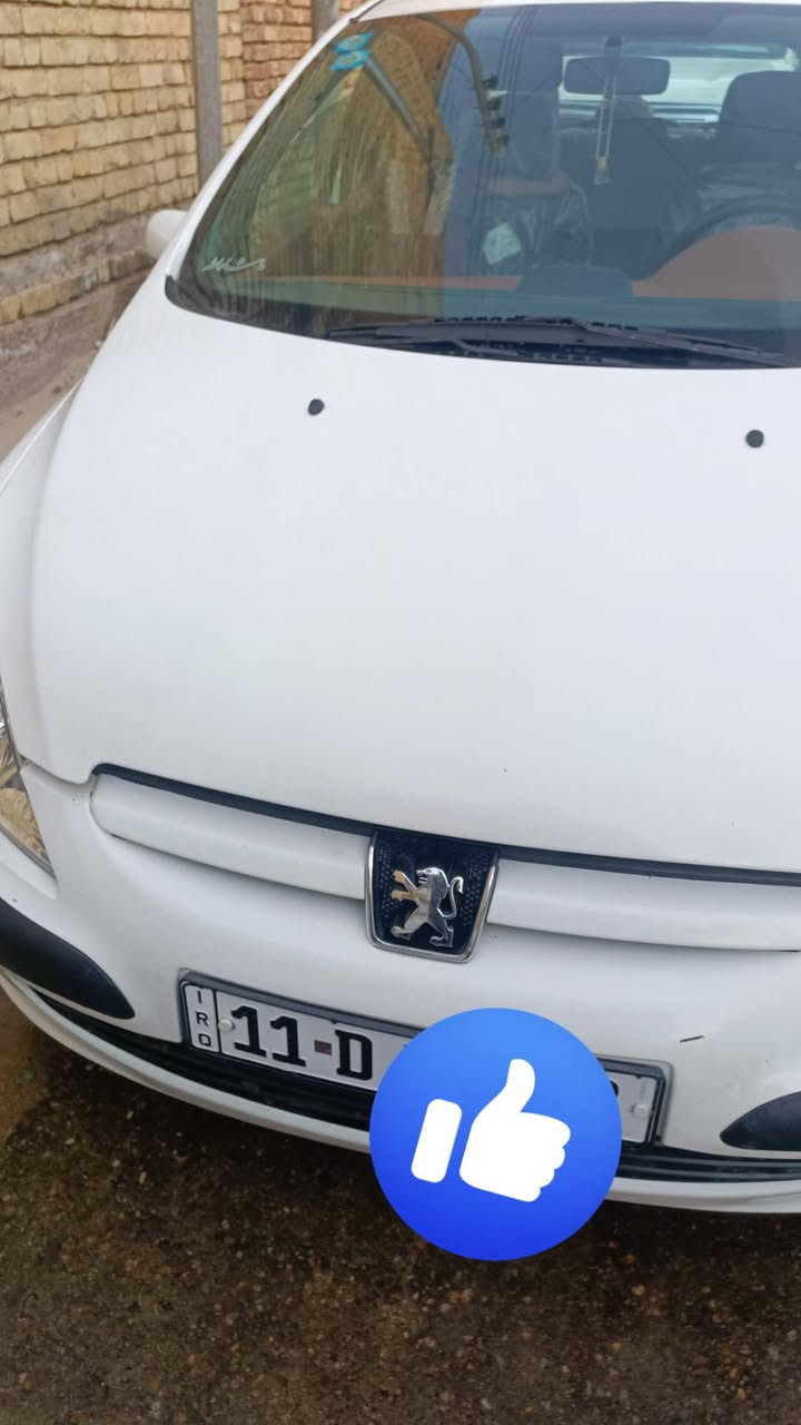 السلام عليكم
بيجو فرنسي 307 موديل 2005 
رقم بغداد الإنكليزي الجديد 
هزة جديدة السنويه لل 2029
السيارة باسمي شرط التحويل ثاني يوم 
محرك وكير خير من الله 
كهربائيات صدر امامي خلفي كله جديد 
زوج تاير امامي جديد باتري جديد داينمو جديد سلف جديد 
السيارة مبدل بيها باب امامي عكس السايق بلادي 
ورش صبغ بلدواسات والدعاميه الخلفيه 
سعرها 45 وبيها مجال للطيبين 
مكاني بغداد الحسينيه مال الراشديه 
*********** متوفر واتساب

