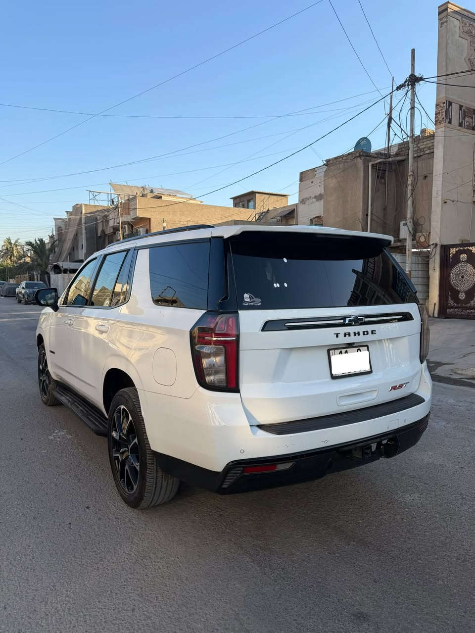 https://www.facebook.com/share/1ETAkqJFMD/?mibextid=wwXIfr

نص مكتوب في الصور:
- للبيع FOR SALE CHEVROLET TAHOE 2023 RST قوة .. راحة .. حضور سيارة تجمع بين الأداء والفخامة المحرك 5.3L V8 المسافة المقطوعة 120,000 كم الموديل 2023 الفئة RST اللون أبيض لؤلؤي الاستيراد أميركي عدد المقاعد 8 مقاعد فتحة السقف لا يوجد الكاميرات كاميرا خلفية فقط نظيفة جداً ما بيها صدمات ظاهرة غير الدعامية الخلفية شاشة قياس ومعلومات مقاعد جلد مريحة تشغيل بصمة Apple CarPlay تكييف قوي حساسات خلفية كاميرا خلفية للاستفسار *********** رقم مميز جاهزة للمعاينة في بغداد سيارة تلبي طموحك FIND NEW ROADS CHEVROLET
