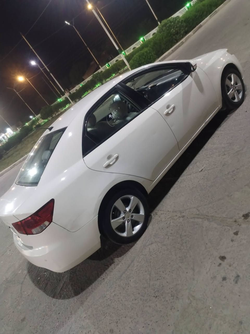 السلام عليكم اخوان
سيراتو خليجي موديل 2013 رقم اربيل انكليزي هزه جديده و سنويه لل 29  بسمي  تحويل مباشر 
محرك 1600 مكفول لاتنقيص ولا تبخير گير 6نمر  السياره مال جناي مري شفط اشاره بلمري كيج حماوه شفتات ستيرن تحكمات شاشه كامره دواره حساس خلفي داخل لونين  حاكيه تبريد ثلج ❄السياره كفاله عامه من قطره صبغ والضربه والفتح ماعدا باردات بسيطه  السعر 96 وبيه مجال للشراي  مكانه بابل القاسم 
السياره جديده بلعافيه علياخذهه 
***********
