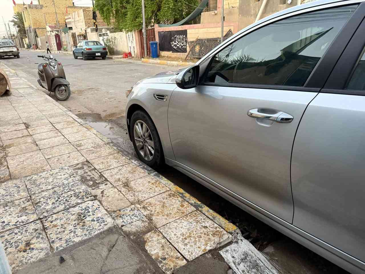 من رخصة الادمن سياره كيا اوبتيما وارد امريكي موديل 17 مكفوله كفاله عامه فقط شبر بارد بالباب الايمن الخلفي والباقي كفاله كير محرك مكفولات السياره بسمي 
المواصفات 
تحكم استيرن جهيتين 
كامره دواره 
مرايات قلاب 
مانع انزلاق 
تقليل البانزين 
ثلاث نوعيات للقياده 
تبريد خير من الله 
تدفئه 
خزن ميموري 
تخم تاير جديد صاره 4 اشهر 
دواخل جلد كرسي السايق كهربائي 
محرك GlD 2400 
ترايك وين متريد السياره خير من الله 
السعر 125 وبيه مجال للشراي 
الإتصال 
*********** يوجد واتساب
