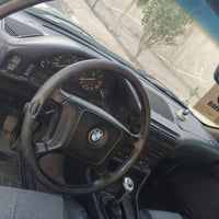 بي ام ٥٢٠ • موديل ١٩٩١ • داخل جلد