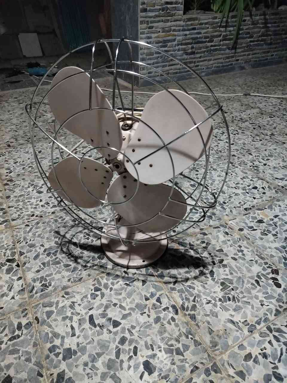 هاي البانكه مصنوعه سنة ١٩٤٥ للبيع للاستفسار الاتصال على ***********
