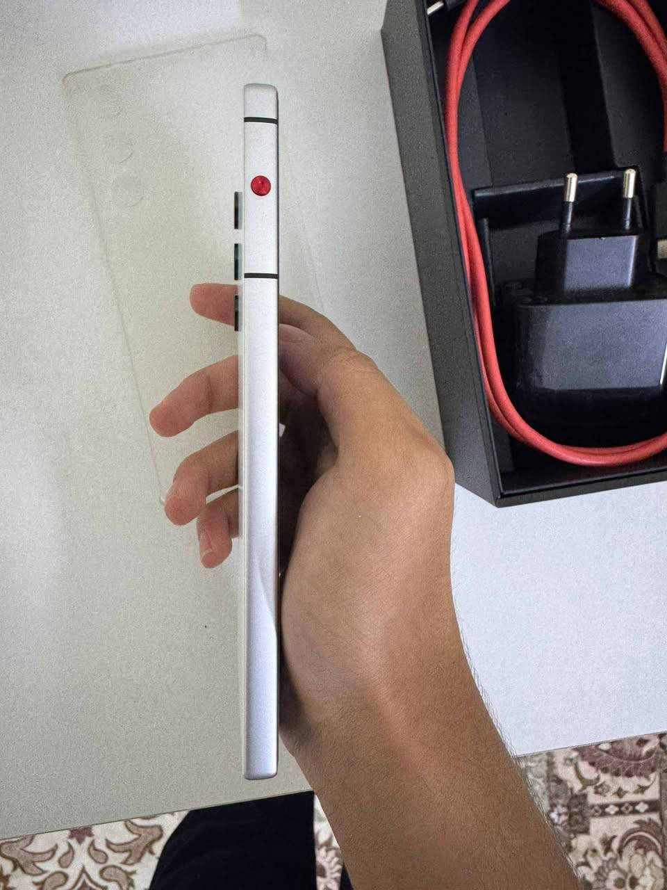 🔥 للبيع REDMAGIC 10 AIR 🔥
📱 الذاكرة: 256GB
🔋 صحة البطارية: 93%
✨ نظافة الجهاز: 99% — نظيف جداً وكما موضح بالصور
📦 كامل الملحقات

🎮 جهاز قوي جداً ومخصص للألعاب، أداء ممتاز وسلاسة عالية، خصوصاً للـ PUBG والألعاب الثقيلة.

💯 الجهاز حالته جداً مرتبة، والمعاينة خير دليل.

💰 السعر: 600 ألف قفل 🔒

📍 الموقع: بغداد – مدينة الصدر
📞 للتواصل: ***********
