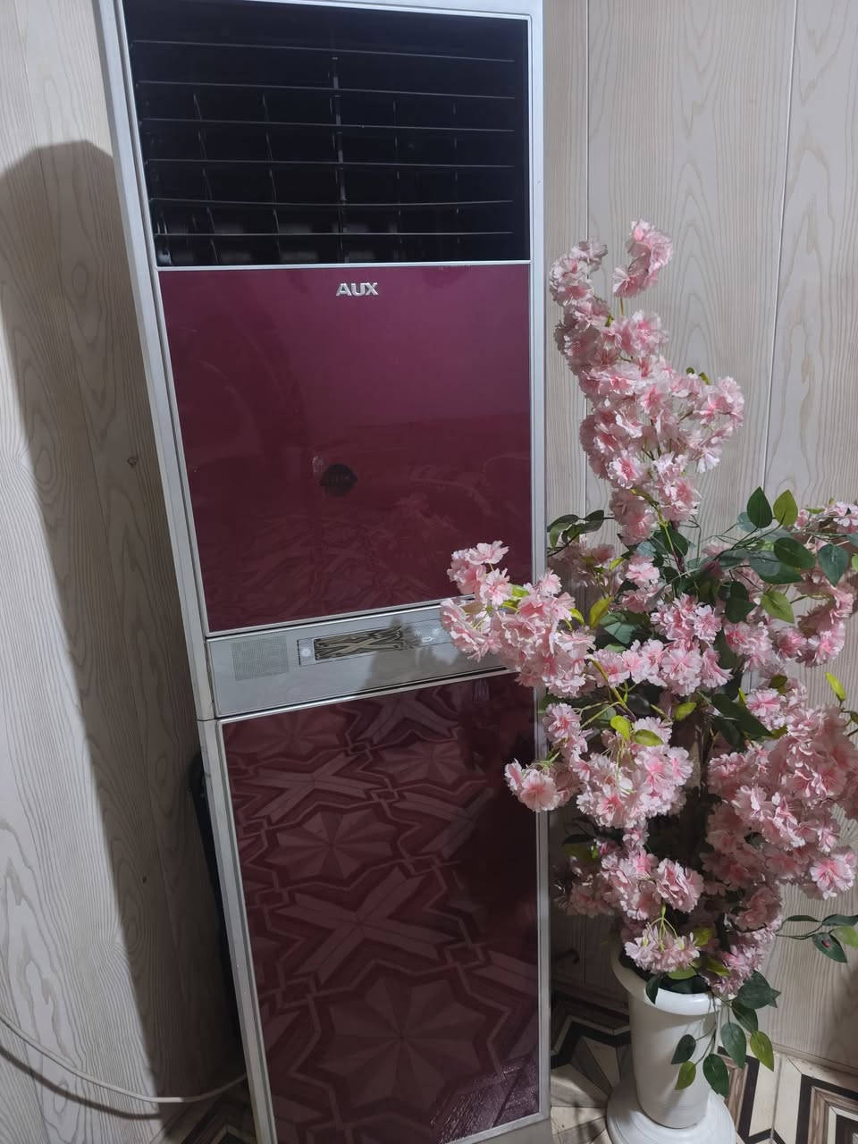 سبلت اواكس طنين وثلث برودته ثلج القطعه الداخليه جديده مداخله تصليح
بي مشكلة يسحب تيار عالي يشتغل وبعدين يفصل كلولي ماطور ابيع ع هالوضع 
سعره 400 كربلاء الحر ***********
