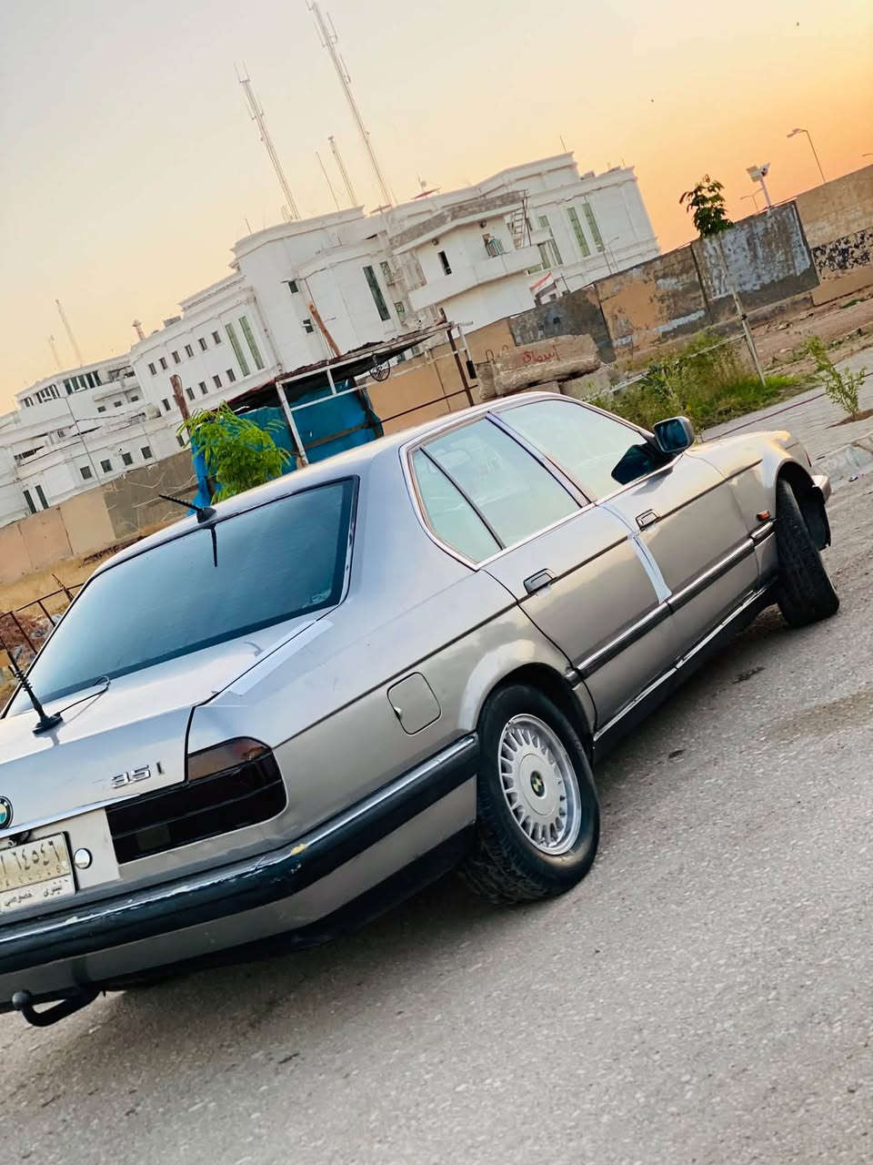 سلام عليكم سياره للبيع بي ام موديل ٩١حجم ٧٣٥رقم نينوئ شرط تحويل وكاله سنويه عضم عاج مشروع وطني   محرك كير شرط وضع شركه مصبوغه جماله شرط بدون ضربه بدون معجون سعر ٥٥وبيها مجال حك جيه  مكان كركوك رقم موبايل ***********
