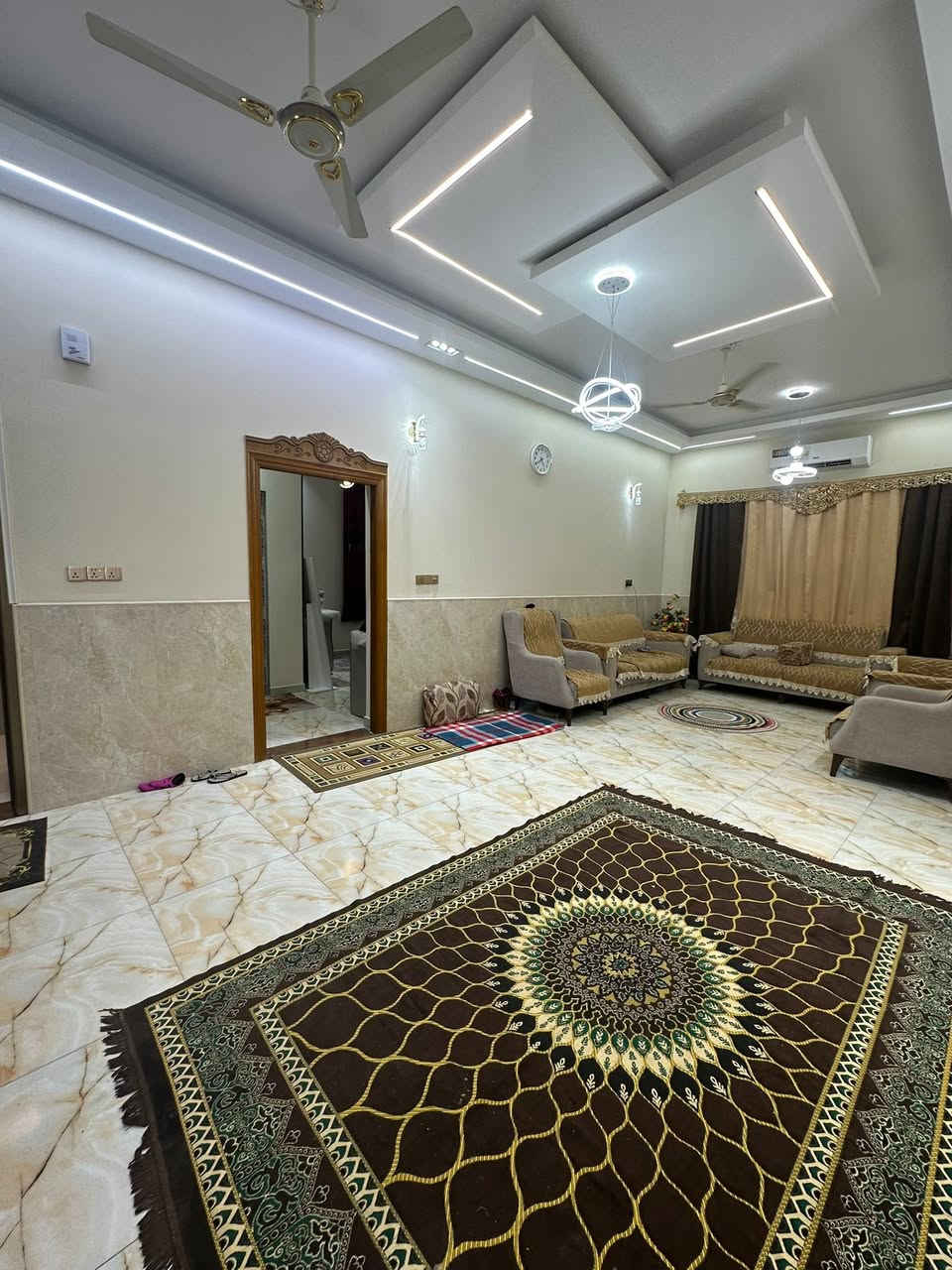 للبيع بيت بناء طابوك  البصرة كوت ثويني 
مساحه520متر طابو ملك عراقي سند25
وبسعر250مليون ***********📞
