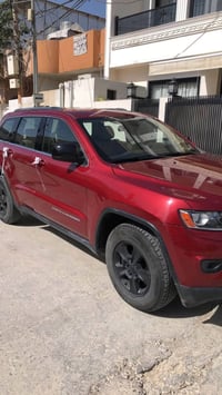jeep grand chiroke larido 2014  زؤر خاويينه به كلن داخيل بووه  بسته ك ...