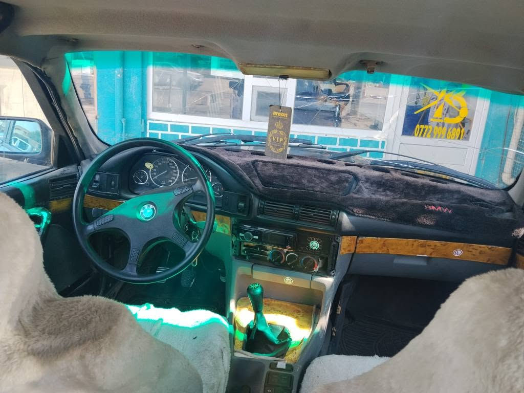 بیئێم 525 مەکینە کەبس بەشەرت  کارەبای گشتی ئیشەکا تەقەورەقەی نیە زەربەی نیە سەیارەکە بەس حاسیبەی لەگەڵە بەشەرتی ماڵی مەدەنی  
ژمارەی خاوەنی سەیارە  ***********
سعری 17 گەڵاو مەجال خناقين, ديالى

