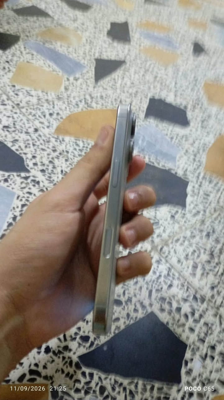 ايفون 16 بروووو فقط للمرواسه  ويه 15 برووو او 16 عادي 
جهازي بطاريه 91 مكفول كفاله عامه فقط نقطه خضره بل شاشه وضمان من باب بيت  ذاكره 128
مكاني نجف. ***********
كارتونه موجوده  الاصليه
