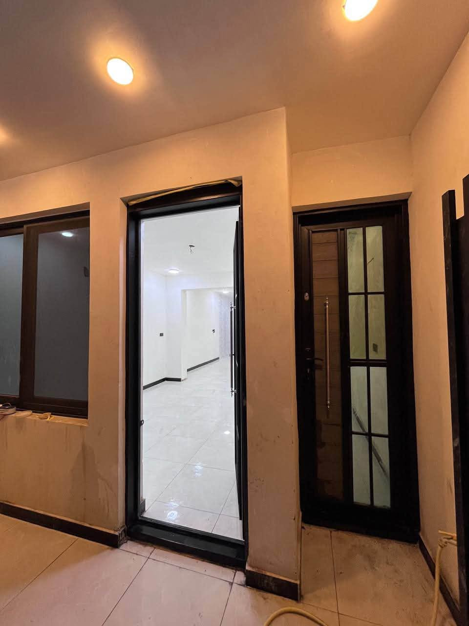 مشتمل للبيع زيرو
100 متر طابو ملك صرف 
يحتوي على مدخلين و4 غرف نوم 
وصحيات فوك وجوه 
المشتمل على شارع تجاري يصلح سكن او استثمار 
موقع البيت بغداد الدوره ابو دشير شارع الشهداء
للاستفسار ***********
