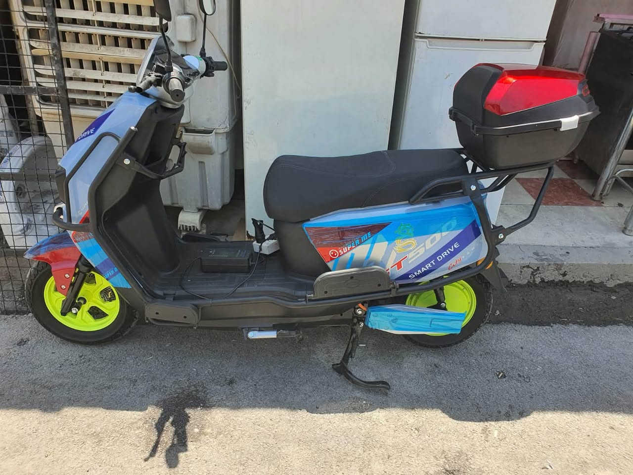 سلام عليكم البيع دراجه شحن ست بطاريه ستخدام قليل سعر 950 بي مجال  رقم صاحب دراجه*********** عنوان بغداد البياع
