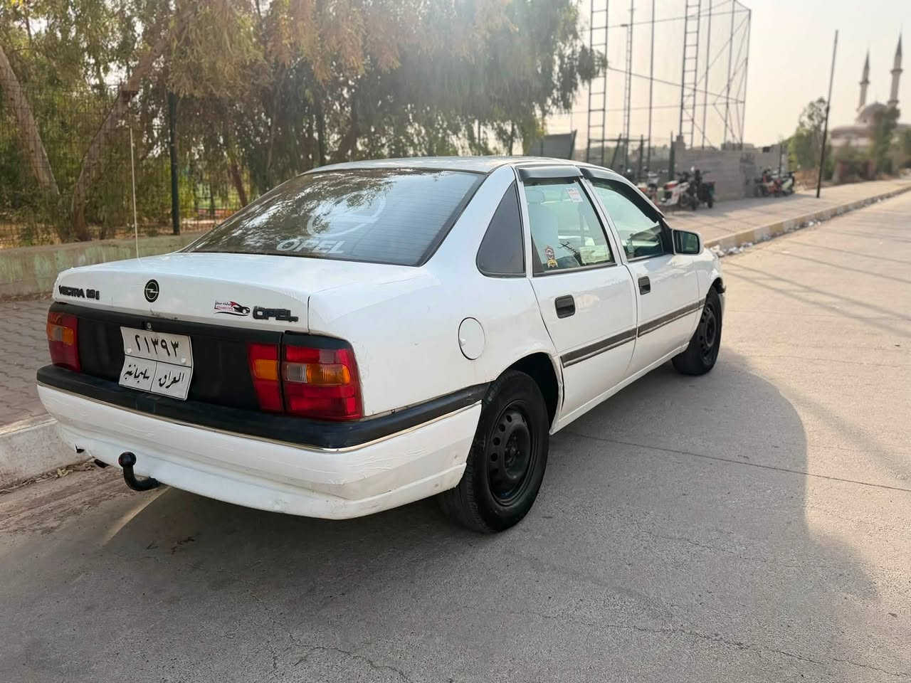 سياره اوبل فكترا موديل 90حجم 18سياره كير واتماتيك نظيفه مابي اي شي ابشرط كير ومحرك سنويه اللا 27ينتهي  بيه دفتر بانزين كهربائيه كلها شغال اربع إطارات جديد  تدفئه شغال صدر جديد سعر37 بي مجال بسيط للاستفسار رقم هاتف*********** عنوان كركوك
