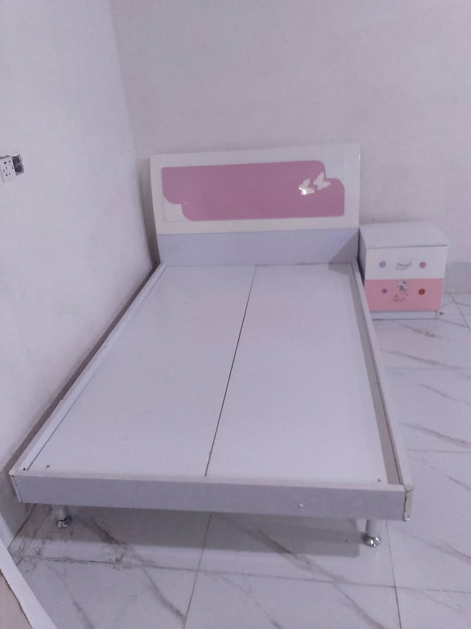 للبيع سيسم بناتي أخو الجديد السعر 100الف وبي مجال للاستفسار اتصل ***********
