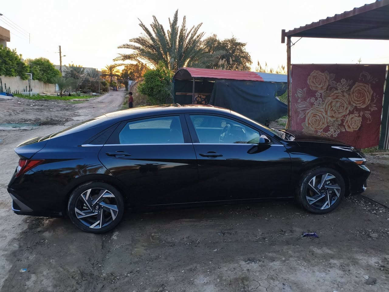 اسود
2024 
SEL 
المواصفات: رادارات ٣٦٠ ايقاف ذاتي رادار مري شاشة متصلة تدفئة كشنات فتحة سقف تشغيل عن بعد ترحيب فول مواصفات عدة كشنات جلد 
ضرر: قبق الصندوق الحديد امبدل فقط نفس الون يعني سيارة مابية ولا قطرة صبغ 
إضافة : عليه منضومة غاز  
السعر :172وبيها مجال 
***********
*********** 
ماشية 50000mi
