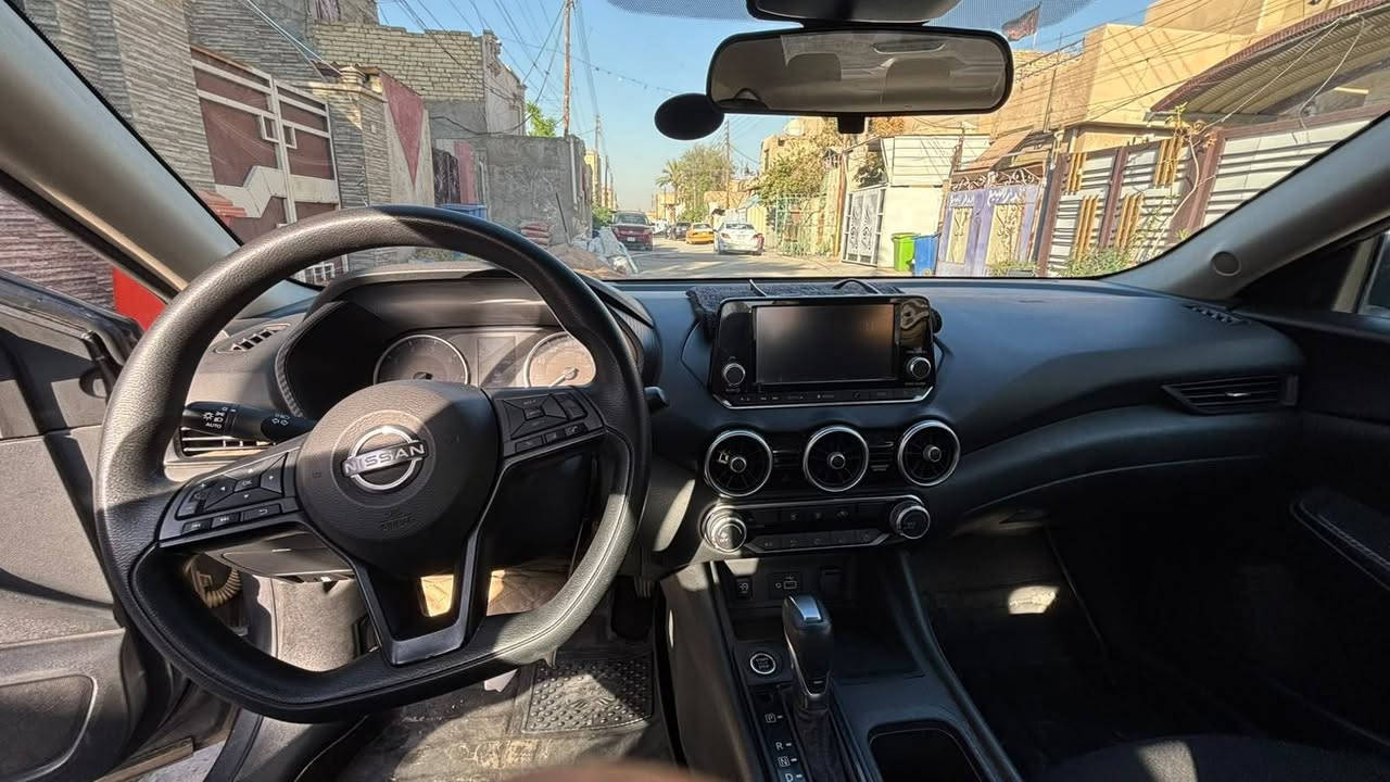السلام عليكم 
سيارة نيسان سنترا واردامريكي 
موديل ٢٤ بجم كبس
حادثه باب خلف السايق وجزءمن هلال جاملغ الخلفي صفحةالحادث فقط
تبريد ثلج
صدره جيد
سيارةناعمة اعتمادية
سيارةرقمه بغدادانكليزي جديد
محرك2،0 ومواصفات اخرى معروفةللموديل
السعر137$وبيه مجال للشراي
للأتصال ***********بغداد
