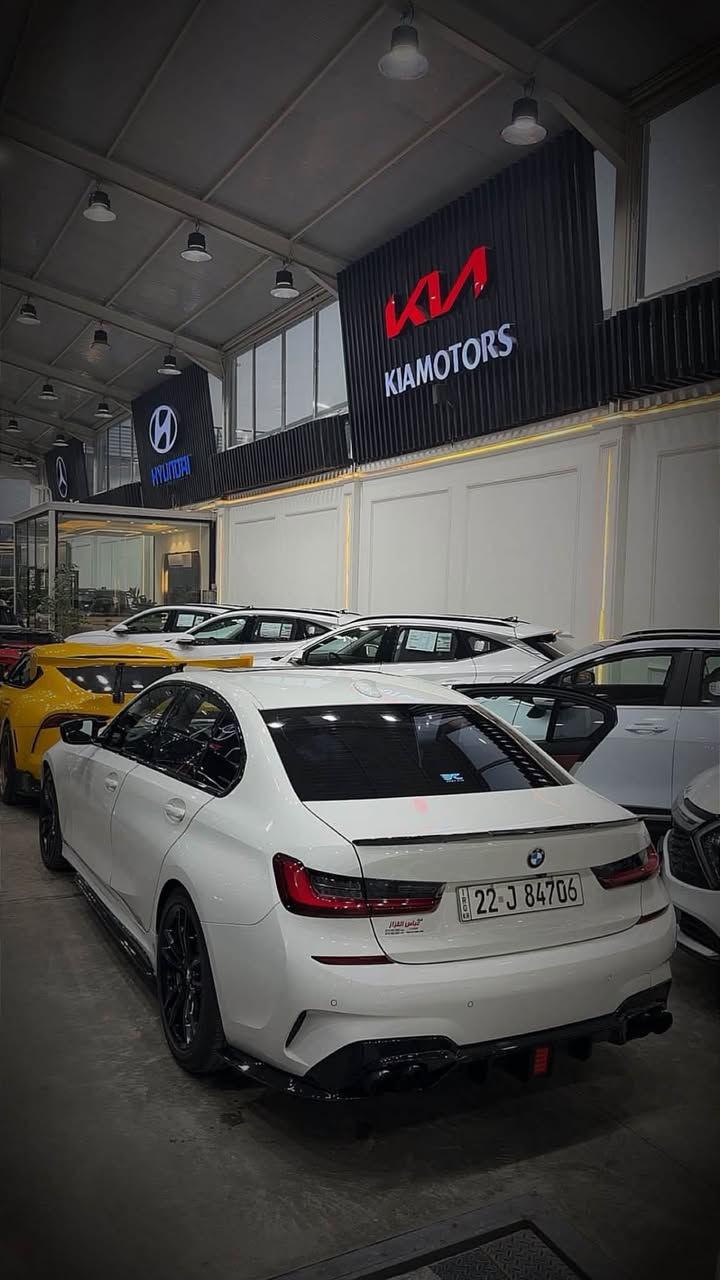 سلام عليكم
Bmw 2022 ام باكج 
ماشية 40 الف 
حادث جاملغ وبنيد فقط بدون شاصي وبدون لغد 
وصور الحادث موجودة بل منشور
المواصفات 
فتحة سقف
رادار امامي خلفي وجانبي
داخل احمر بلادي
بدي كت ام بلاي
دركة ام 
كامرة خلفية 
حساس خلفي 
تدفئة ستيرن
تدفئة مقاعد 
سنوية مضلل
رقم اربيل تحويل ثاني يوم 
السيارة جاهزة وبدون اي نقص 
مكان السيارة بغداد الكاظمية جكوك 
السعر 24,800 وبيهة مجال بسيط 
***********
