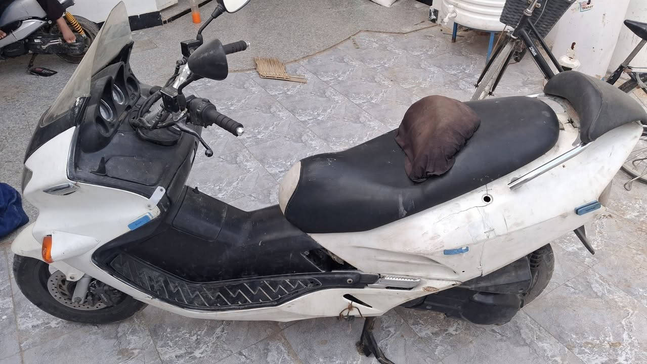 فورزه 0/6
كامله البيع سعر ٤٠٠ بيها مجال بصيط 
عنوان ديالى التحرير 
***********

نص مكتوب في الصور:
- الجمعة
- ص ٧:١٩
- الجمعة ص 7:18
- ٧:١٨ ص