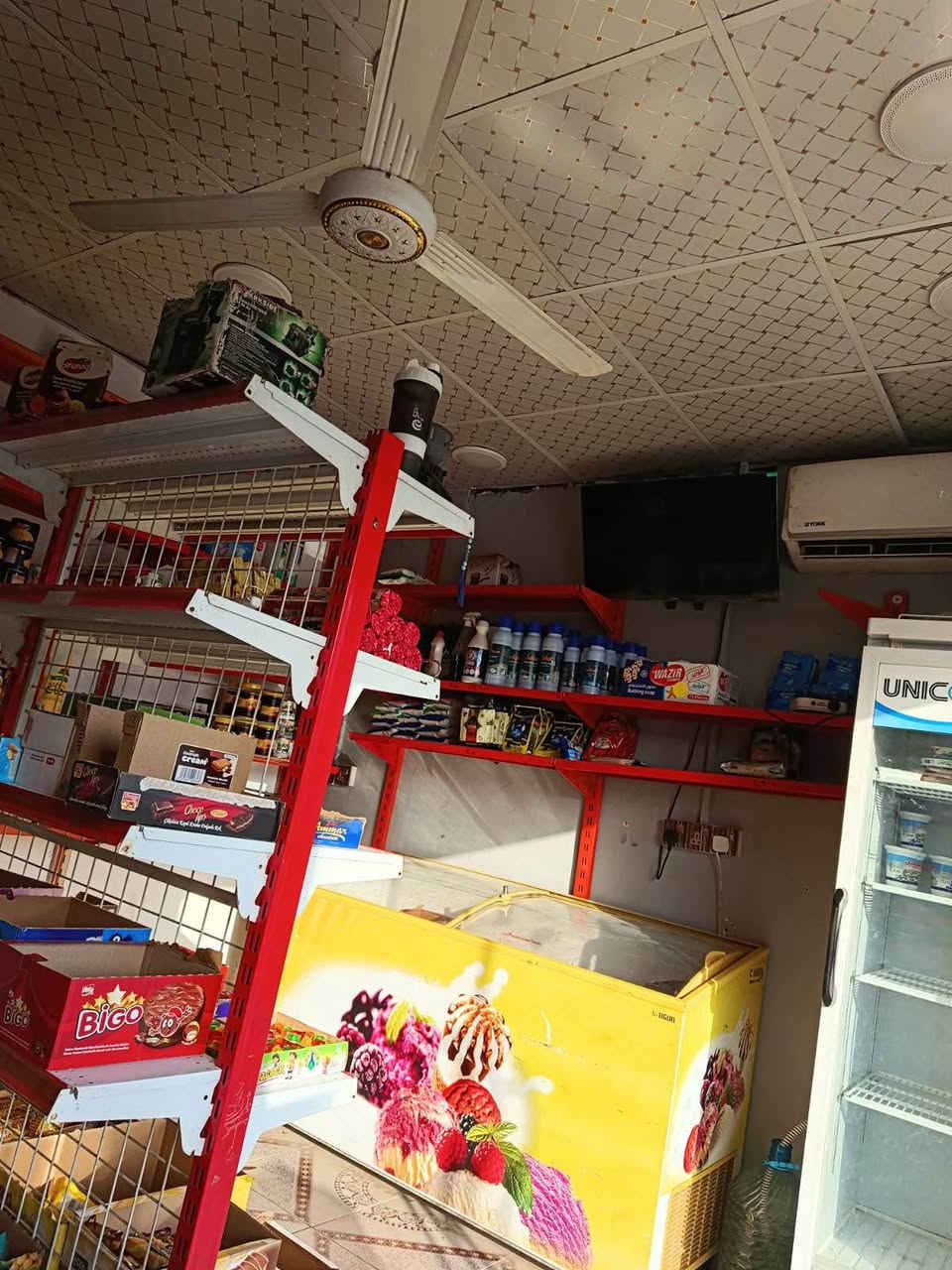 محل للبيع • رفوف و عارضات • البصرة الابله