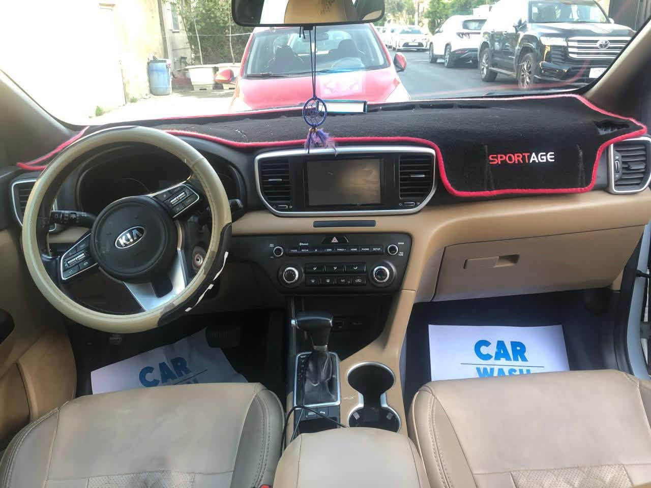 سبورتج للبيع 2020 خليجية
رقم سليمانية

السنوية بأسمي

مكفولة من الصبغ بيها طختين

وحدة بالباب الخلفي عكس جهة السايق موضحة بالصورة

والثانية خفيفة بالصندوق

ماشية 103 الف كيلو

محرك 2000 دوش

العنوان بغداد

السعر 190 ورقة وبيها مجال

للاتصال ***********
