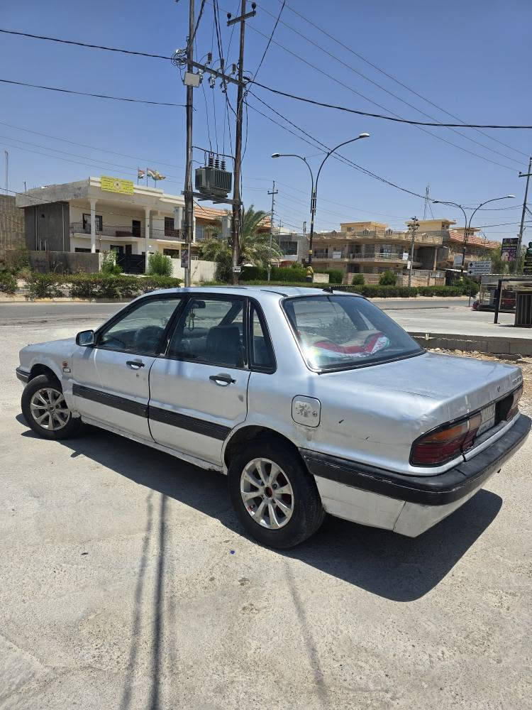 السلام عليكم اخوان مكلف بالنشر رقم صاحب السياره ‏‪***********‬‏
مسيوبوشي كلنت 
موديل 1994 
رقم ديالى 
سنويه جديده لحد 2030
كير محرك بشرط لا صرف لا تبخير 
كير عادي 
صدر امامي خلقي جديد 
تخم تاير جديد 
باتري جديد 
كهربائيات كله شغاله 
السعر 27 وبي مجال 
مكان السياره ديالى خانقين خناقين, ديالى
