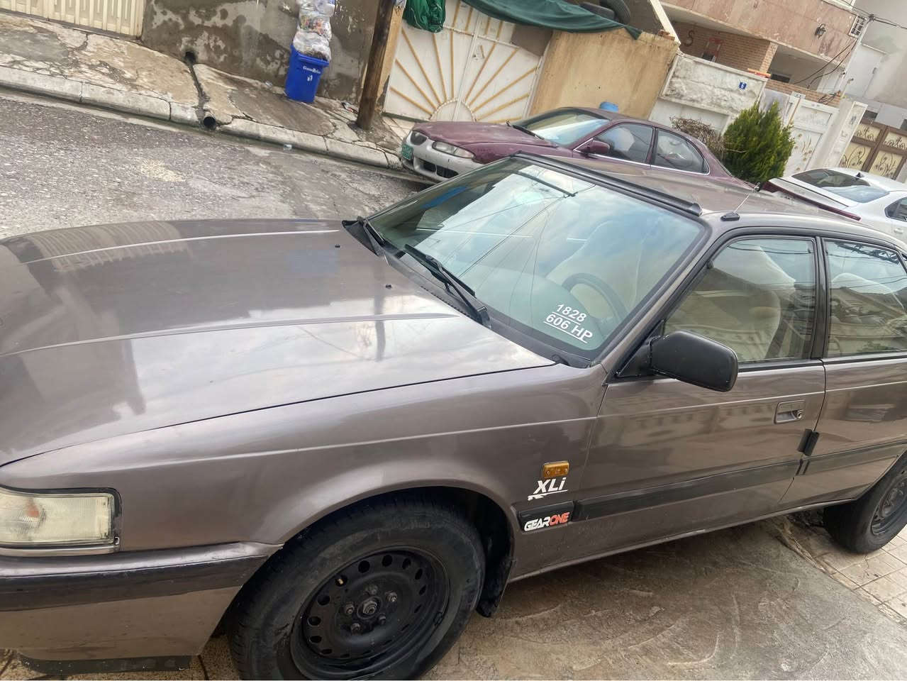 بە ناویی خوای گەورە 
مازدا مۆدیل ١٩٩١ ئارم پلاستیک تبرید ٨ توبەخ 
سەیارەکە بۆخۆم پاکانە م بۆ کردوە خرامەش بەشەرت 
نوکە دەحمی نییە توندوتۆلی بەشەرت جوارتایەی لۆکم بۆ کریوە هەمووی ١٠ رۆژە جوار جام کارەبایی هەموو گیانی بەشەرت گێرومەکینە و دەحم و لێدران بەشەرت هەموو گێجەکانی ئیش دەکات کارەبایی کامل مەزبوتە 
ناو نیشان رانییە سحری ٢٧ وەرەقە محامەلە 
*********** أربيل, العراق
