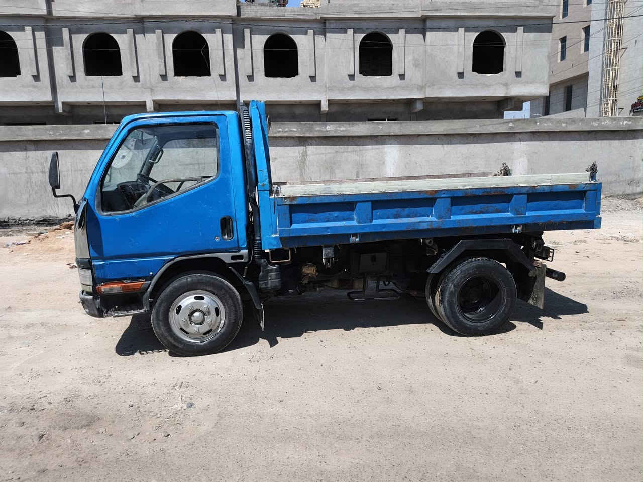 سلام عليكم كنتر بزون ميسيبوشي موديل 93رقم بغداد انكليزي محرك 108 مكفوله السياره مكان بابل السعر خاص  الرقم***********

